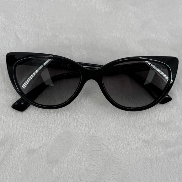 Vogue VO 2677-S Black Cat Eye Sunglasses W44/11 Made in  display picture 3
